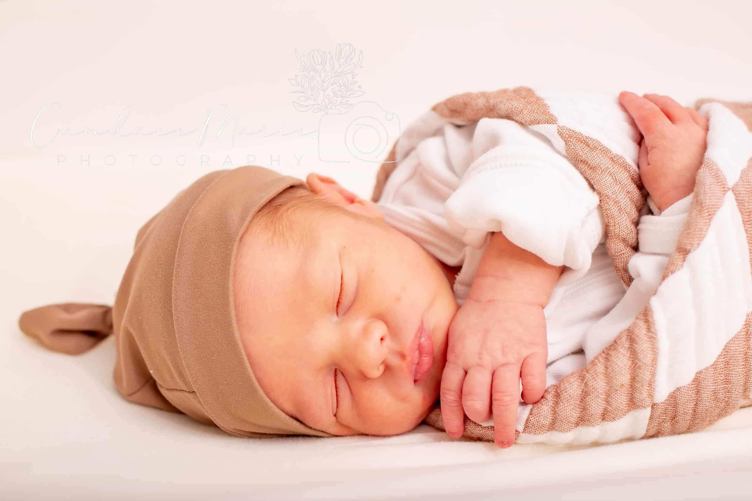 newborn photography and milestone photography
